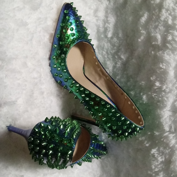 🪀SCARLET🪀 Metallic Hologram Rivet Hologram Stiletto Slip On Green Heels - Picture 5 of 9